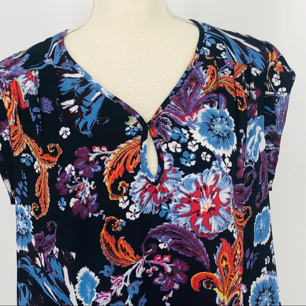 DR2 NORDSTROM LADIES BLOUSE PULL OVER SHORT SLEEVE  MULTICOLOR FLORAL MEDUIM MWT